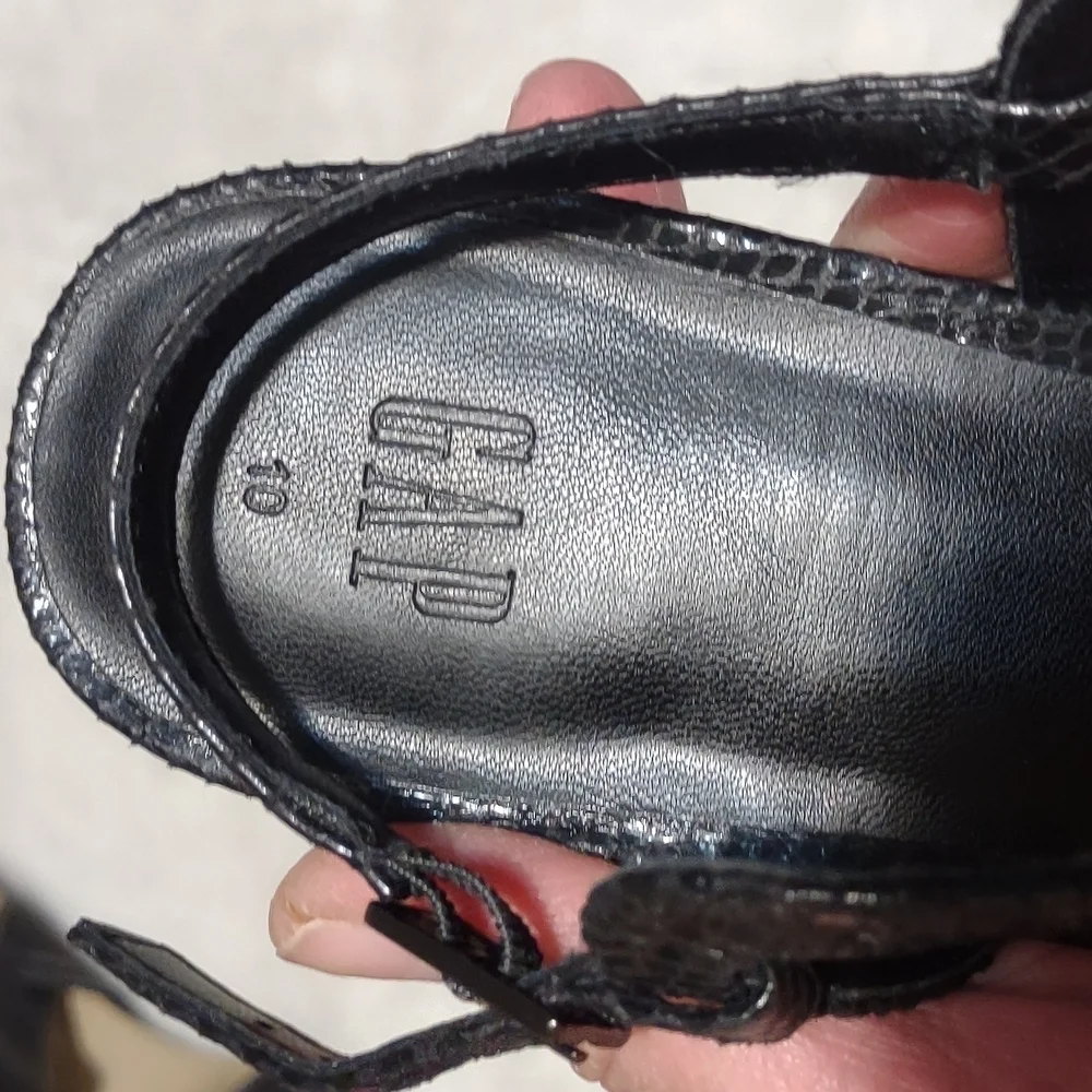 GAP Black Heels with Sleek Design and Comfortable Fit